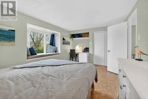 912 Dynes Road Ottawa ON K2C 0G8