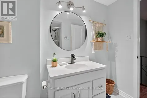 912 Dynes Road Ottawa ON K2C 0G8