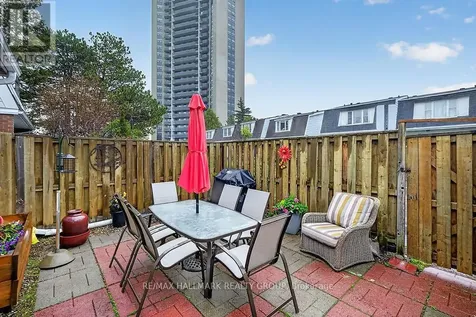 912 Dynes Road Ottawa ON K2C 0G8