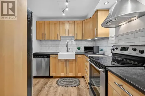 912 Dynes Road Ottawa ON K2C 0G8
