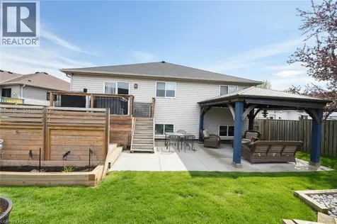 21 Glengary Crescent Caledonia ON N3W 2L7