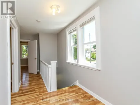 448 Pleasant Park Road Ottawa ON K1H 5N1