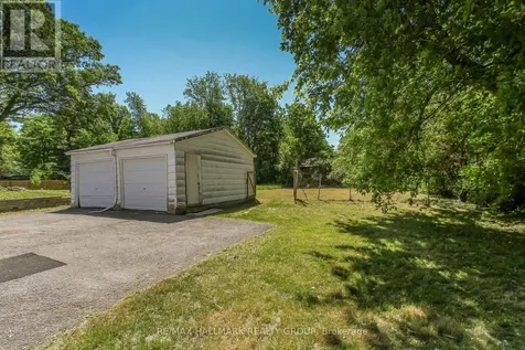 448 Pleasant Park Road Ottawa ON K1H 5N1