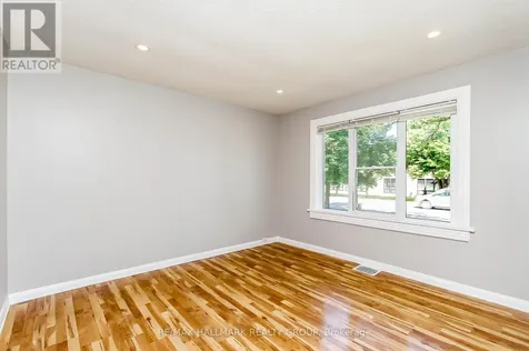 448 Pleasant Park Road Ottawa ON K1H 5N1