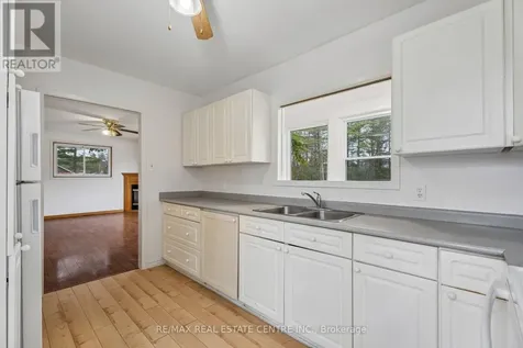 449 Mosley Street Wasaga Beach ON L9Z 2J4