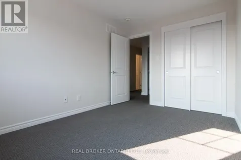 1022 Kijik Crescent Ottawa ON K1X 1G6