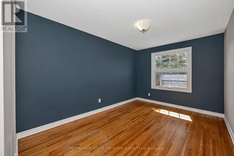 35 Monterey Drive Ottawa ON K2H 7A9