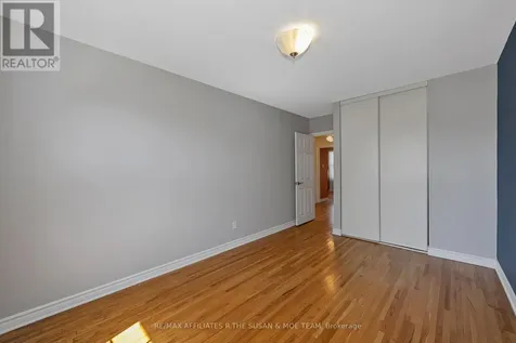 35 Monterey Drive Ottawa ON K2H 7A9