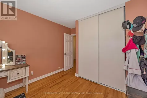 35 Monterey Drive Ottawa ON K2H 7A9