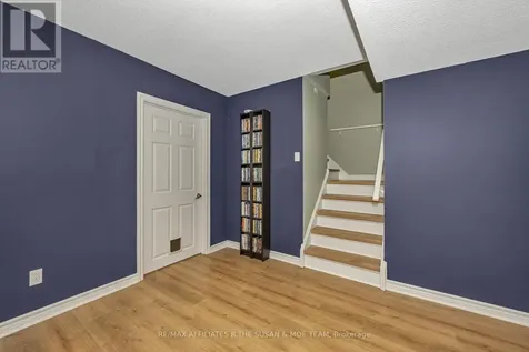 35 Monterey Drive Ottawa ON K2H 7A9