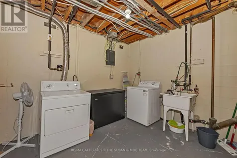 35 Monterey Drive Ottawa ON K2H 7A9