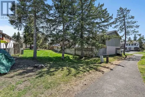 35 Monterey Drive Ottawa ON K2H 7A9