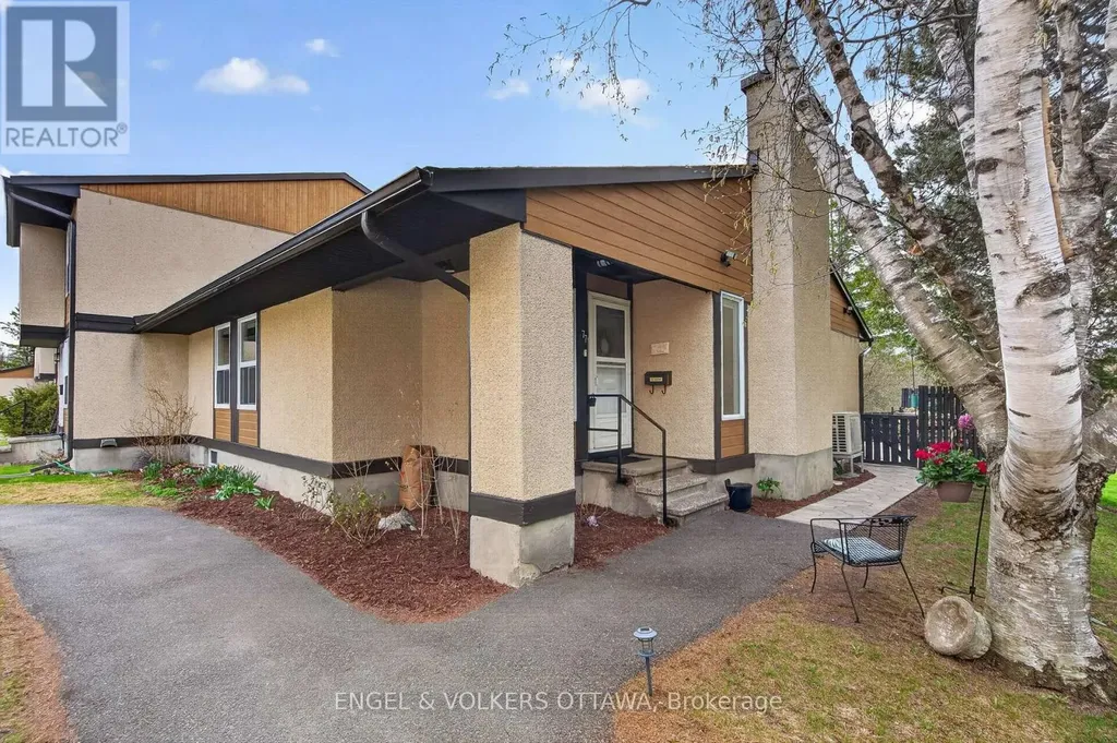 3344 Uplands Drive Ottawa ON K1V 9R9