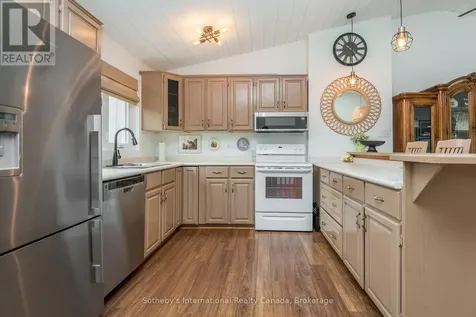 125 Fairway Crescent Collingwood ON L9Y 5B4