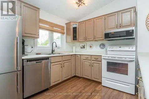 125 Fairway Crescent Collingwood ON L9Y 5B4