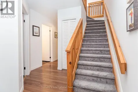 125 Fairway Crescent Collingwood ON L9Y 5B4