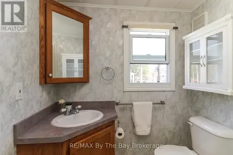 6 Pacific Avenue Wasaga Beach ON L9Z 3A8