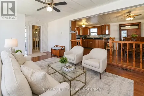 6 Pacific Avenue Wasaga Beach ON L9Z 3A8