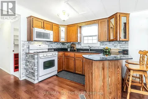 6 Pacific Avenue Wasaga Beach ON L9Z 3A8