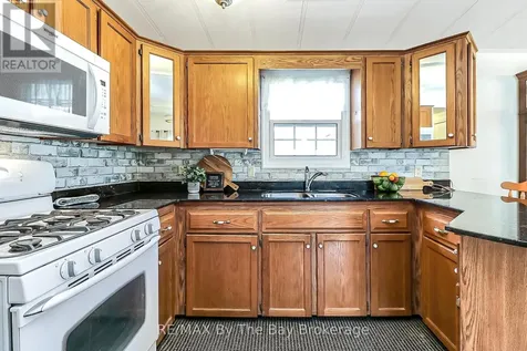 6 Pacific Avenue Wasaga Beach ON L9Z 3A8