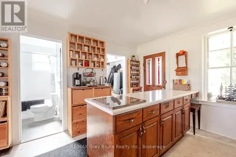 44 Alice Street West Blue Mountains ON N0H 2P0