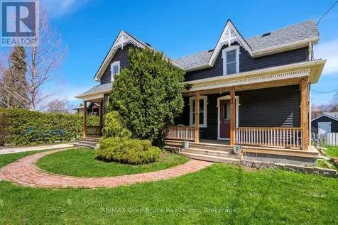 44 Alice Street West Blue Mountains ON N0H 2P0