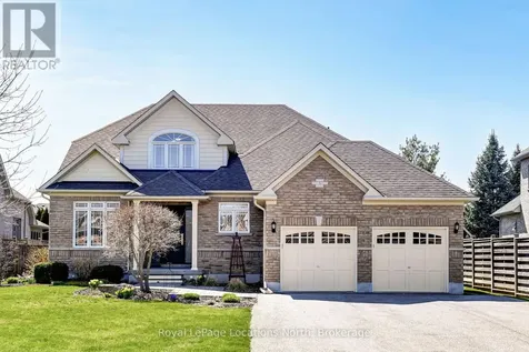18 Frances Drive Collingwood ON L9Y 0A9