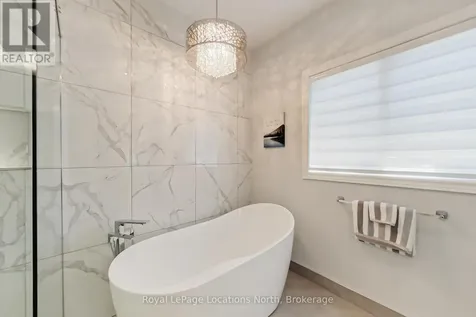 18 Frances Drive Collingwood ON L9Y 0A9