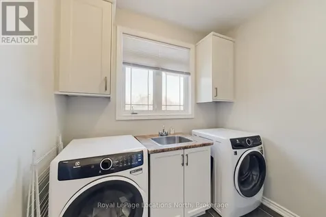 18 Frances Drive Collingwood ON L9Y 0A9