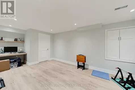 18 Frances Drive Collingwood ON L9Y 0A9