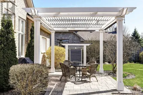 18 Frances Drive Collingwood ON L9Y 0A9