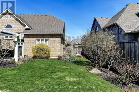 18 Frances Drive Collingwood ON L9Y 0A9