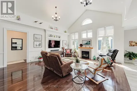 18 Frances Drive Collingwood ON L9Y 0A9