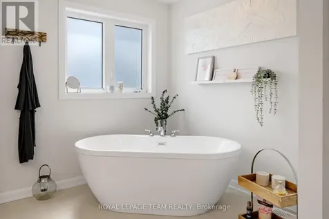 98 Ralph Erfle Way Ottawa ON K2J 6W2