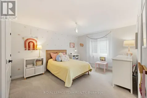 98 Ralph Erfle Way Ottawa ON K2J 6W2