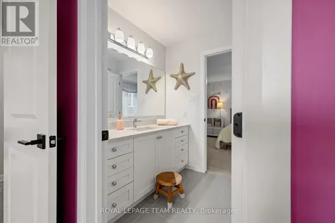98 Ralph Erfle Way Ottawa ON K2J 6W2