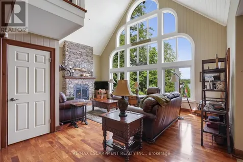 36 Manitouwabing Estates Road Mckellar ON P2A 0B5