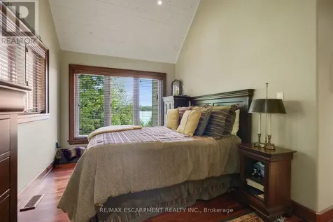 36 Manitouwabing Estates Road Mckellar ON P2A 0B5
