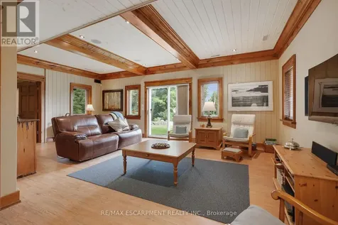 36 Manitouwabing Estates Road Mckellar ON P2A 0B5