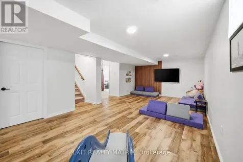 129 Abbey Crescent Russell ON K4R 1A1