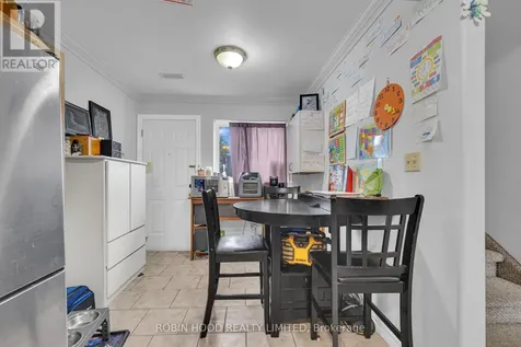 406 Glengarry Avenue Windsor ON N9A 1P9