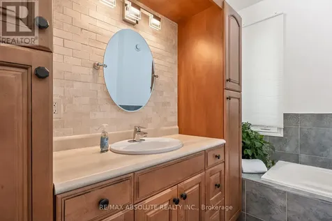 1801 Rocklane Drive Ottawa ON K2W 1B5