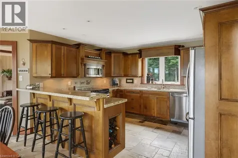 36 Manitouwabing Estates Road Mckellar ON P2A 0B5