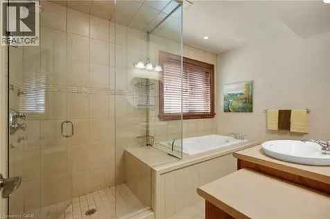 36 Manitouwabing Estates Road Mckellar ON P2A 0B5