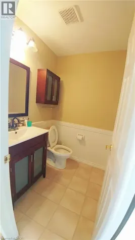 206 Northmanor Crescent Kitchener ON N2N 3C4
