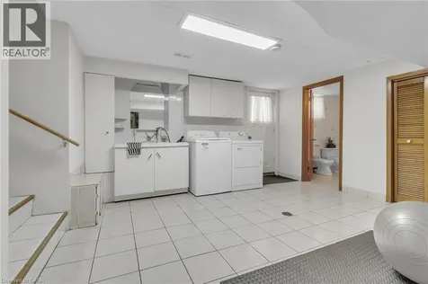 2344 Brinell Avenue Burlington ON L7R 3P5