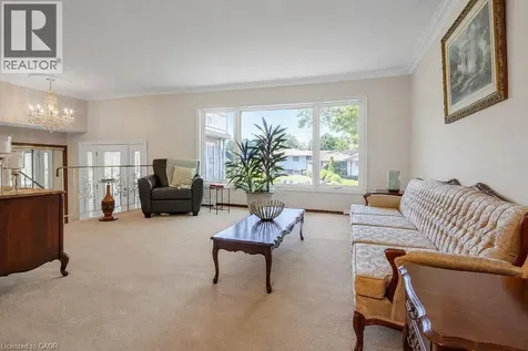 2344 Brinell Avenue Burlington ON L7R 3P5