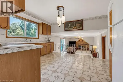 2344 Brinell Avenue Burlington ON L7R 3P5