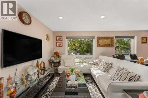 9978 Forest Glade Court Windsor ON N8R 2B9