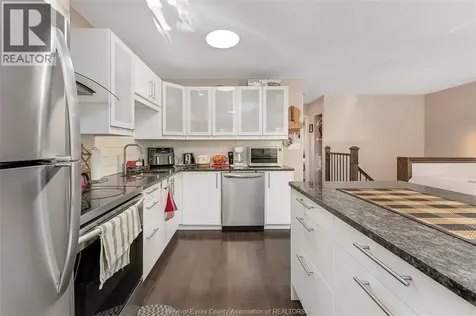 9978 Forest Glade Court Windsor ON N8R 2B9